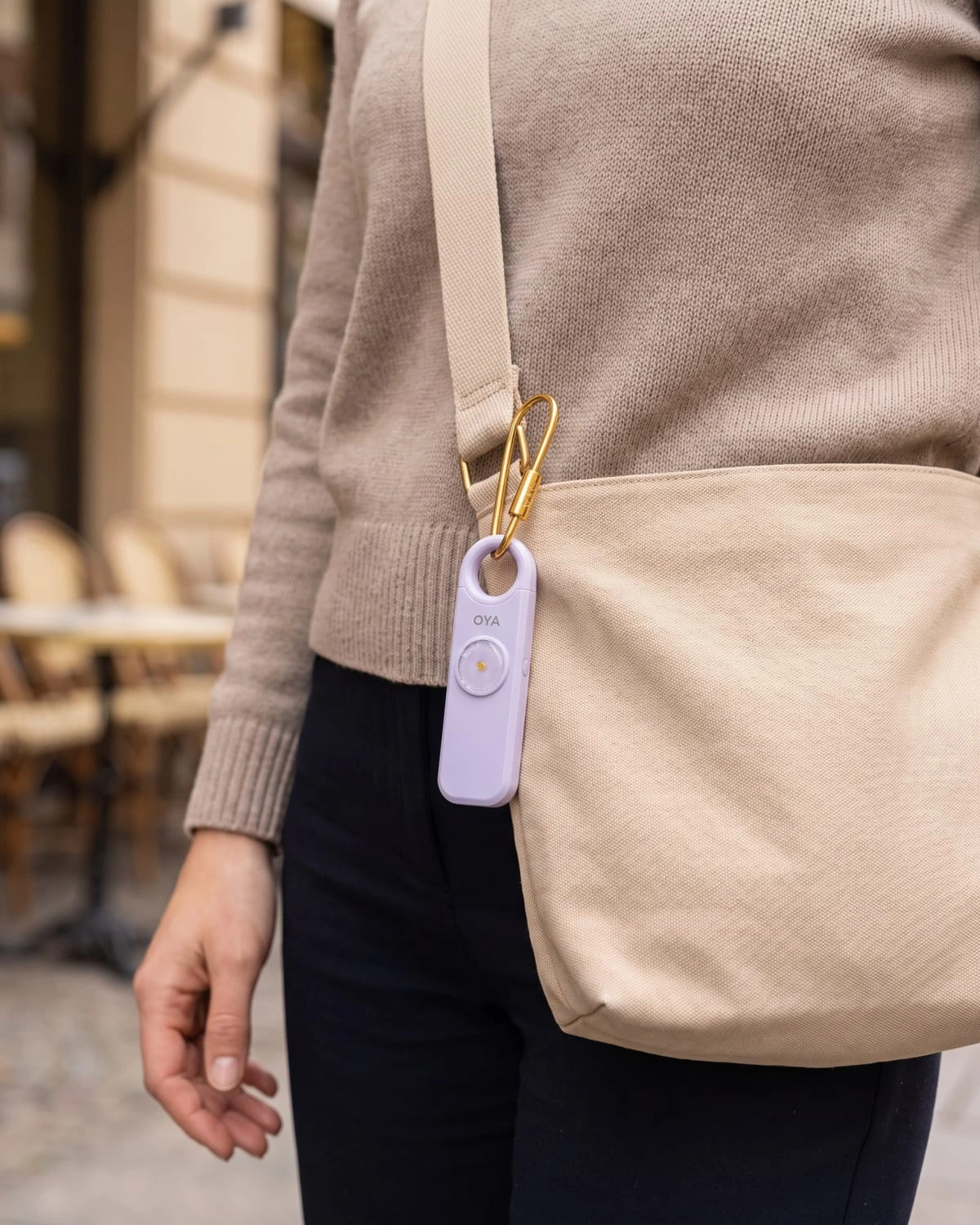 OYA Lilac Mist, Anti-agression, sirène 130 dB et lampe, accrochée à une sangle de sac